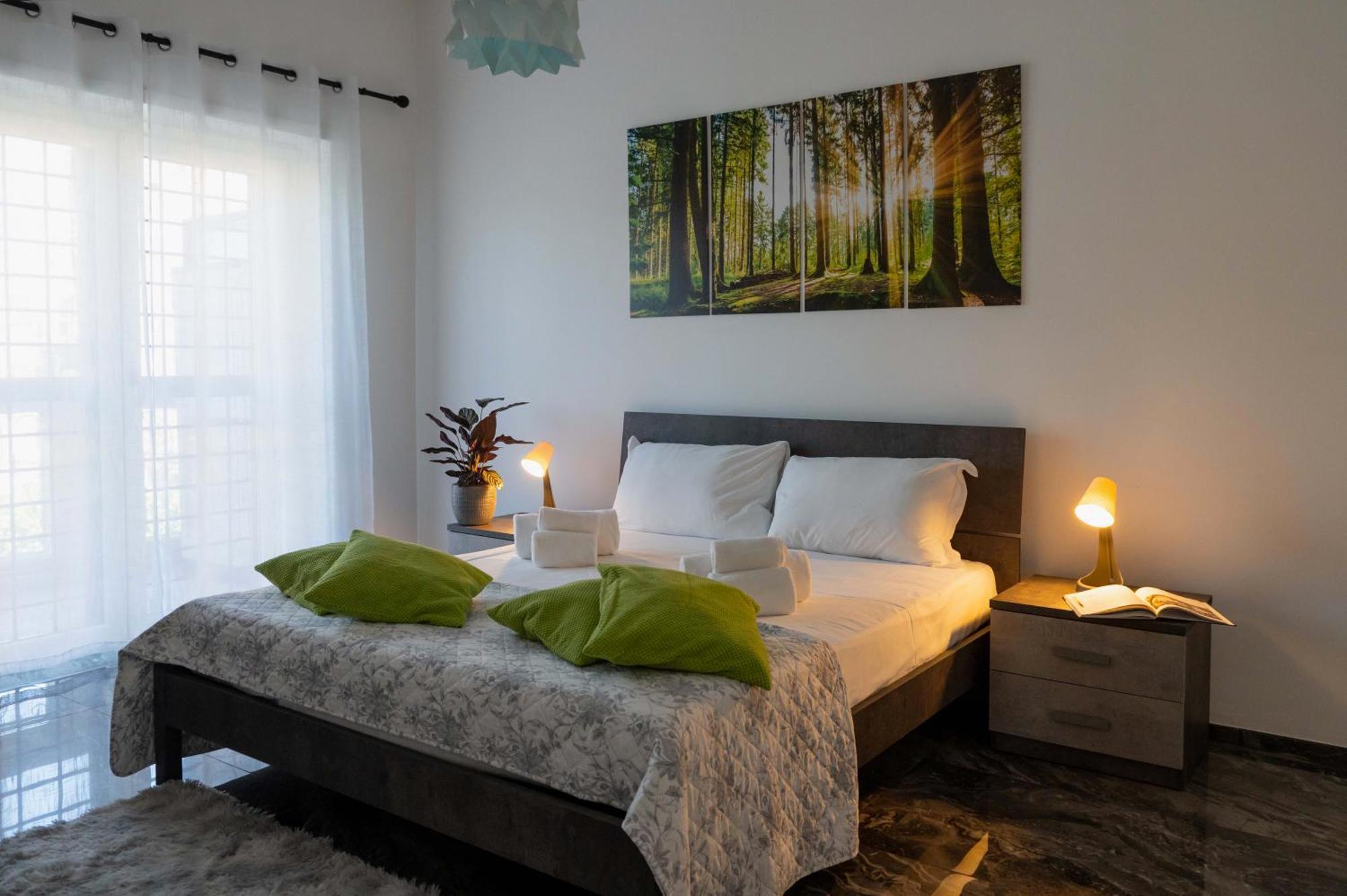 Home Big Crire At 724 Рим Екстериор снимка