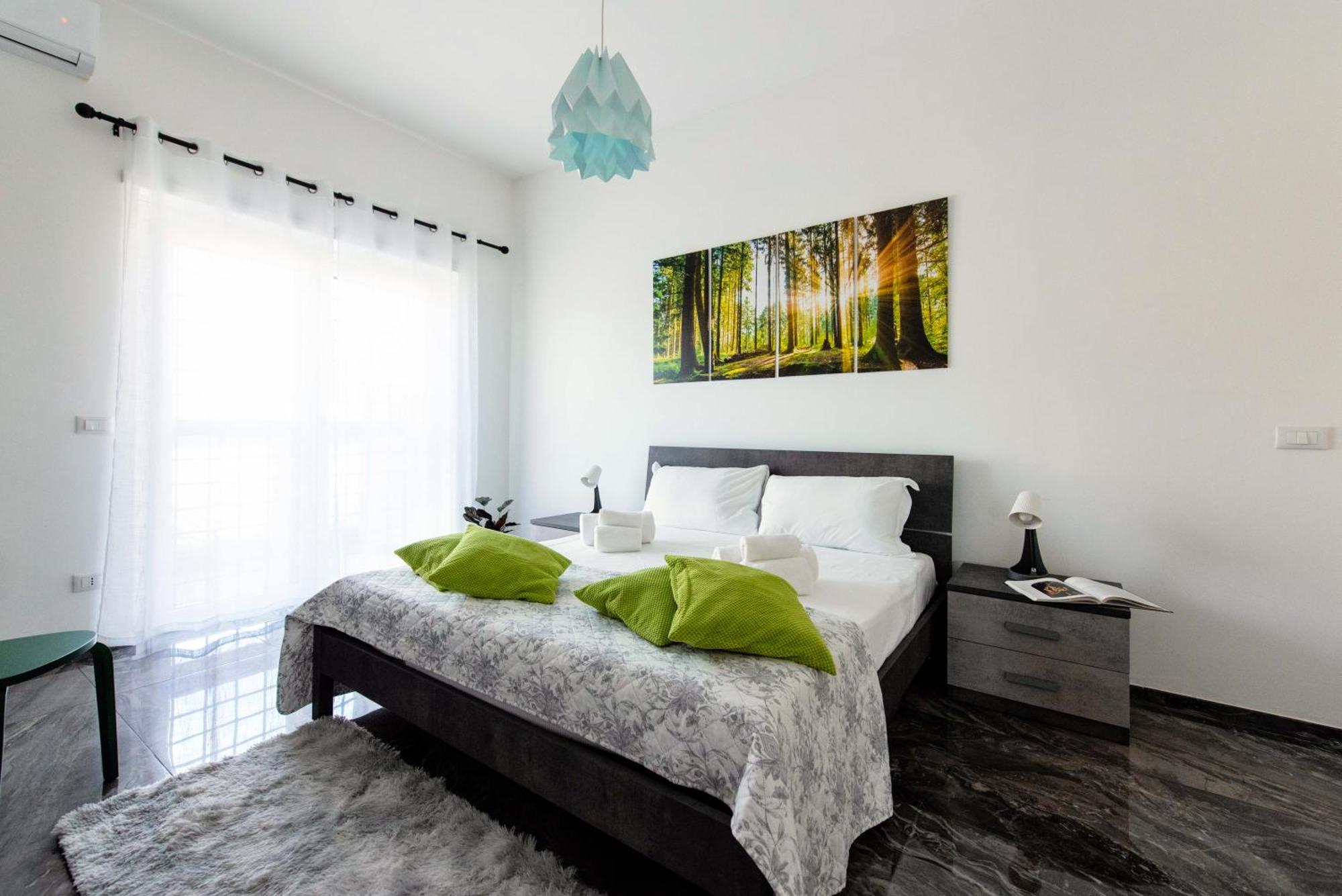 Home Big Crire At 724 Рим Екстериор снимка